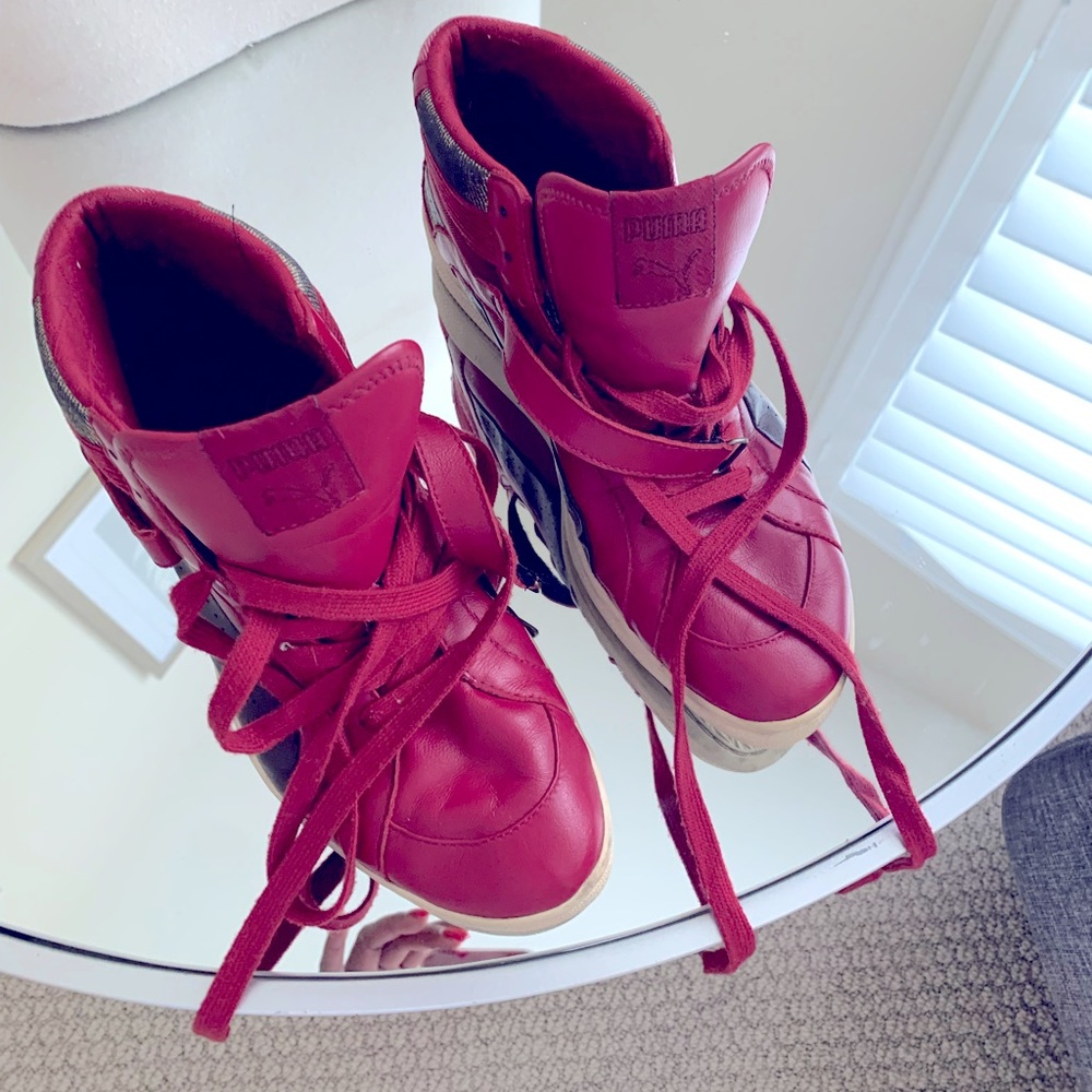 Funky Retro PUMA Red Hightop Classic Sneakers Size 7